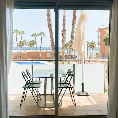 Beautiful Flat In Front The Sea شقة كونيت