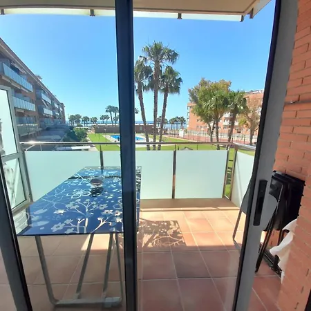Beautiful Flat In Front The Sea شقة